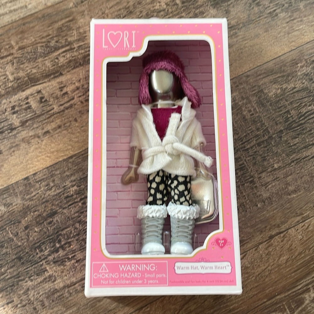Lori doll warm hat warm heart outfit New